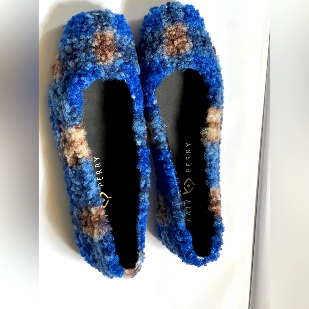 KATY PERRY THE EVIE BALLET FLAT. COLOR: BLUE MULTI, SIZE: 7.5 Eur: 37.5